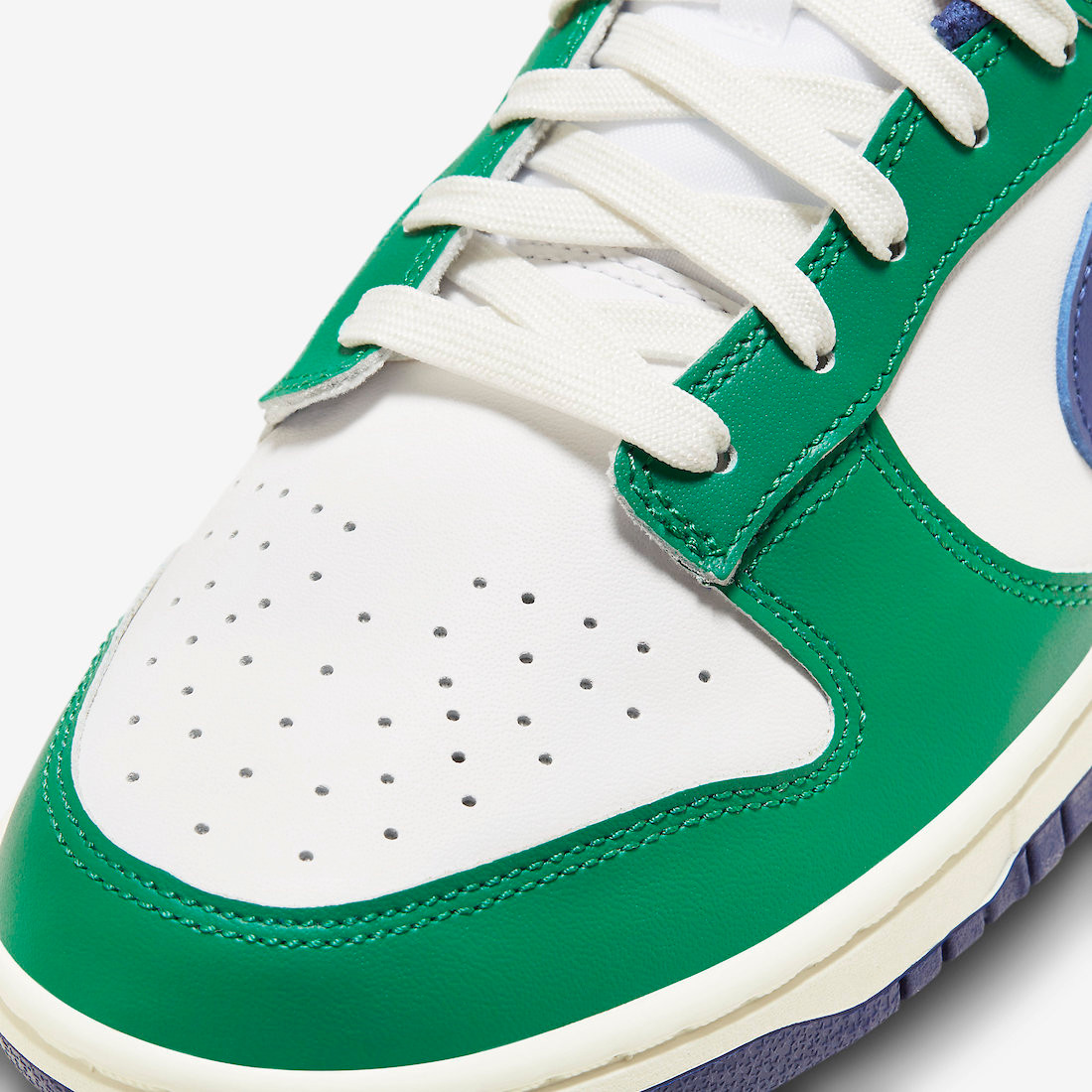 Nike Dunk Low Gorge Green Womens Lifestyle Shoes White Green