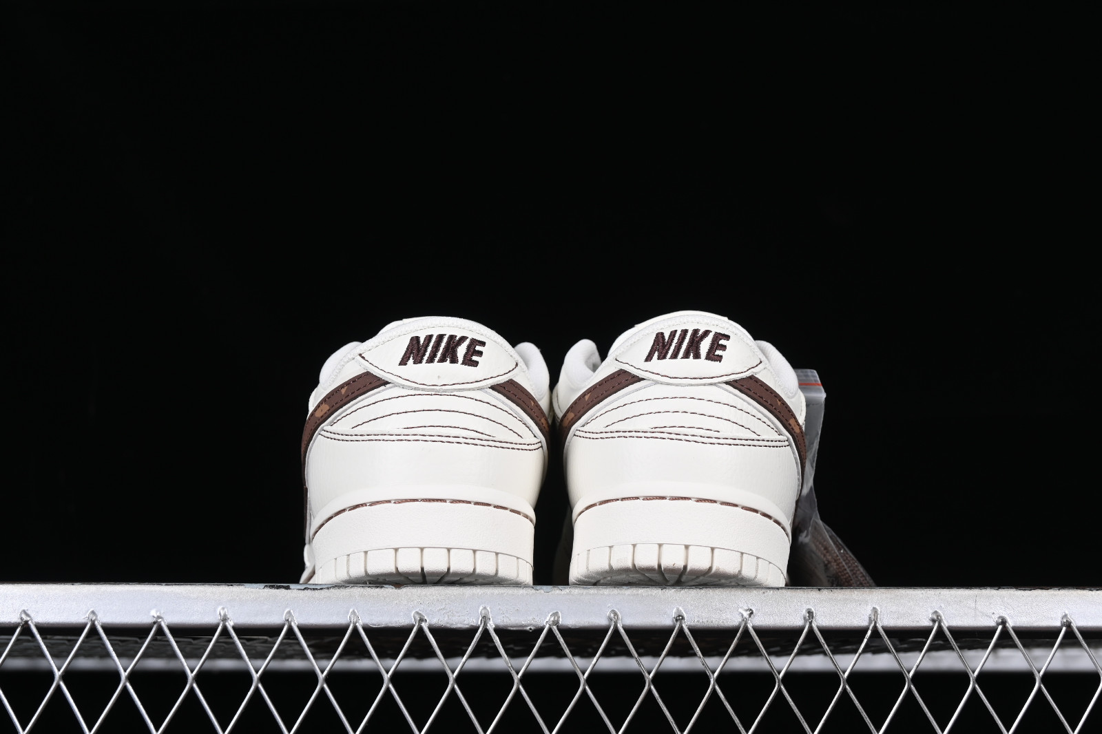 nike roshe with design and gold background images - 108 - Nike SB Dunk Low  LV Off White Dark Brown DD1391 - MultiscaleconsultingShops