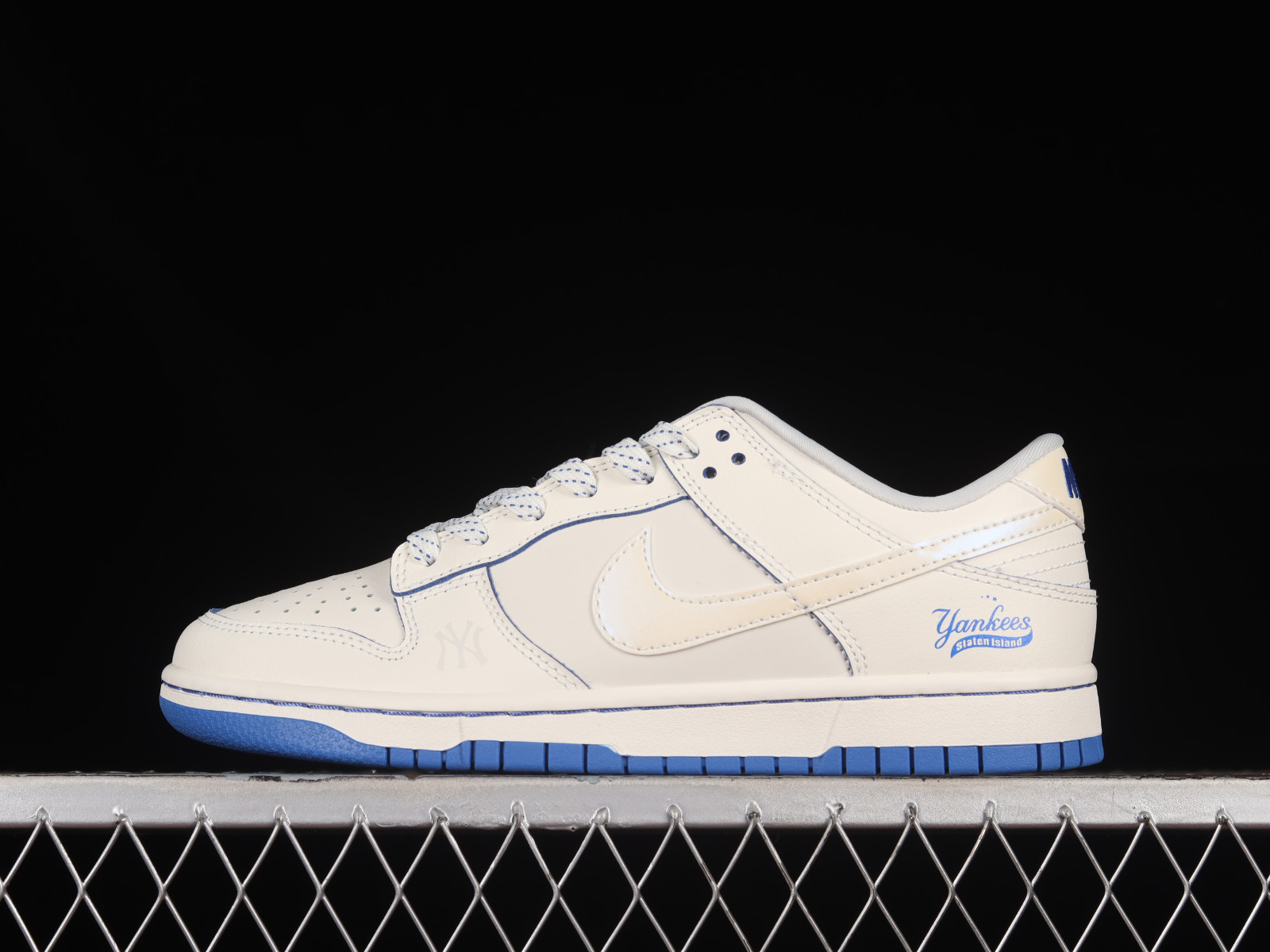 puberteit Identificeren combinatie 800 - Nike SB Dunk Low MLB Pearlescent White Navy Blue FC1688 - rose gold  nike air force high tops shoes sale 2016 - GmarShops