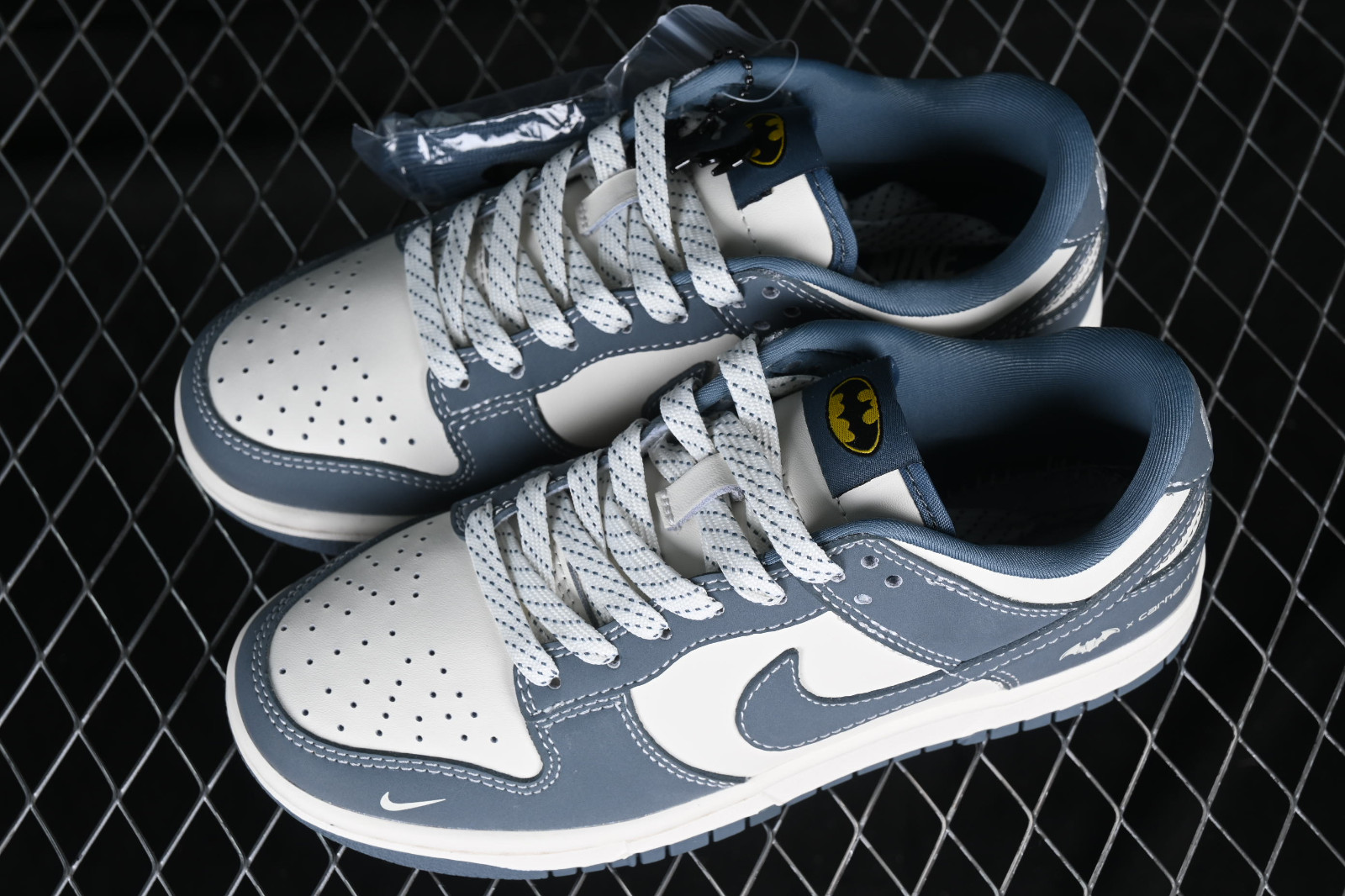 7.5) Nike SB Dunk Low LV Sports Footwear on OnBuy