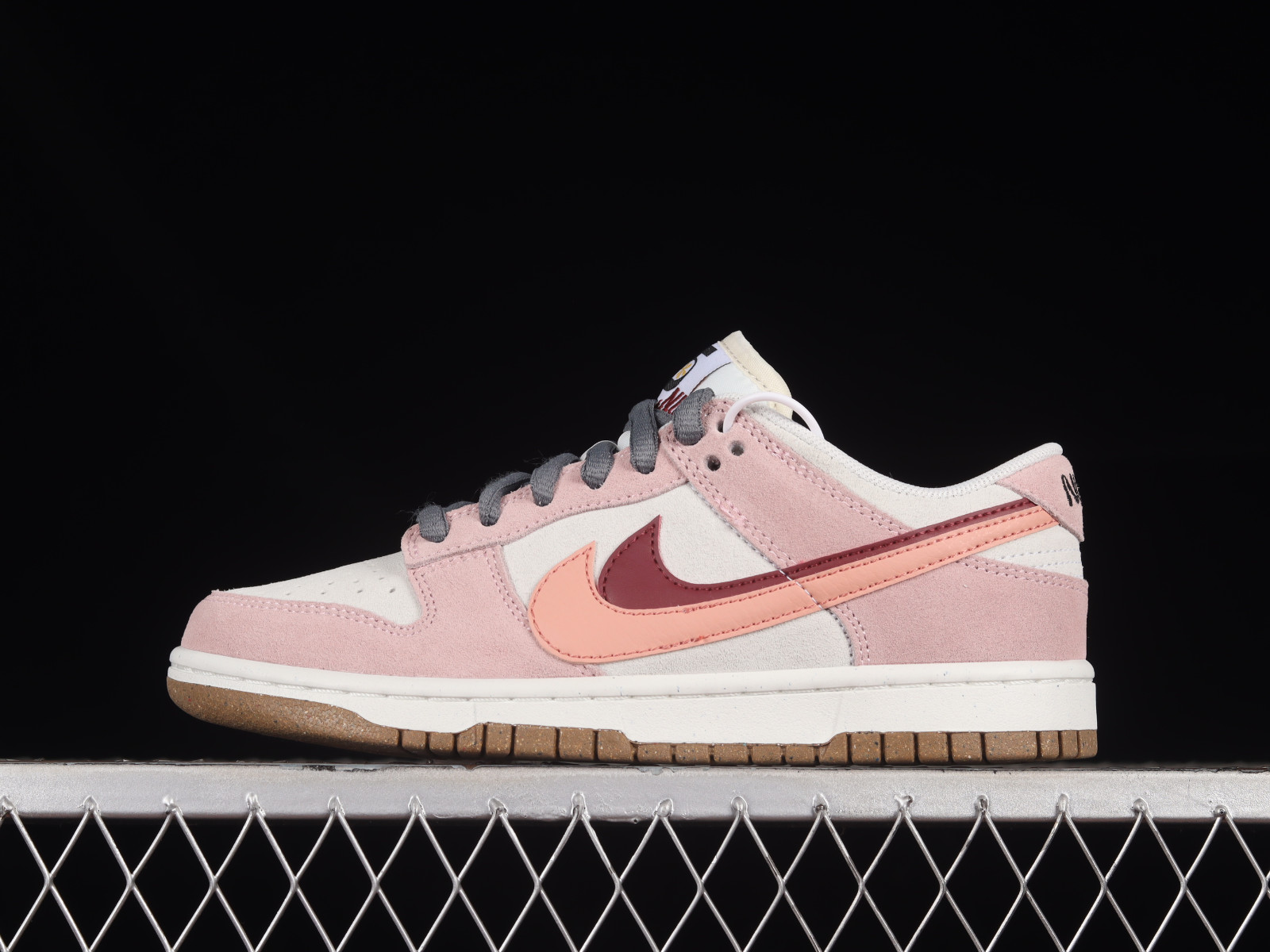 sundhed Anzai indlogering nike shoe with dripping swoosh shoes - 120 - Nike SB Dunk Low SE 85 Coconut  Milk Pink Dark Grey DO9457 - GmarShops