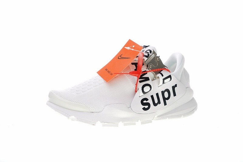 Nike sock dart x supreme discount