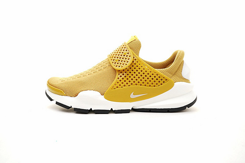 Womens Sock Gold Dart White Black Womens Shoes 848475 - - 700 - A look from above the Nike ACG Air in brown and gym red
