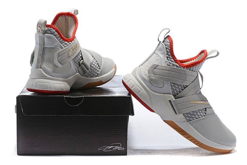 Lebron soldier 12 beige 2025