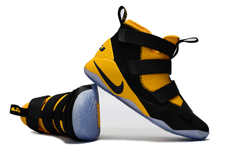 Lebron soldier hotsell 11 big kid