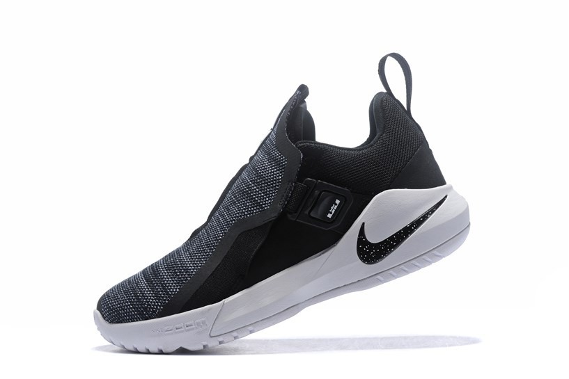 Nike Womens WMNS tempo 2 Dark Purple Dust Nike Ambassador LBJ 11 AO2920 Nike Ambassador 11 001 GmarShops