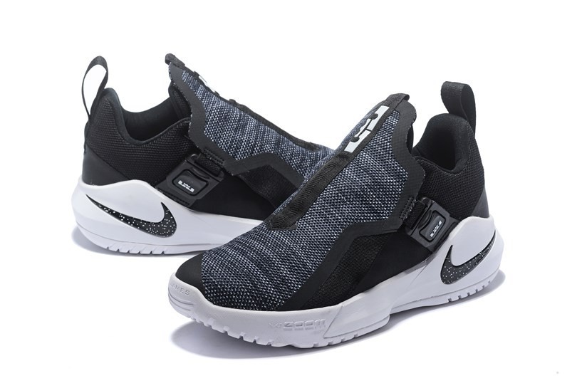 Nike Womens WMNS tempo 2 Dark Purple Dust Nike Ambassador LBJ 11 AO2920 Nike Ambassador 11 001 GmarShops