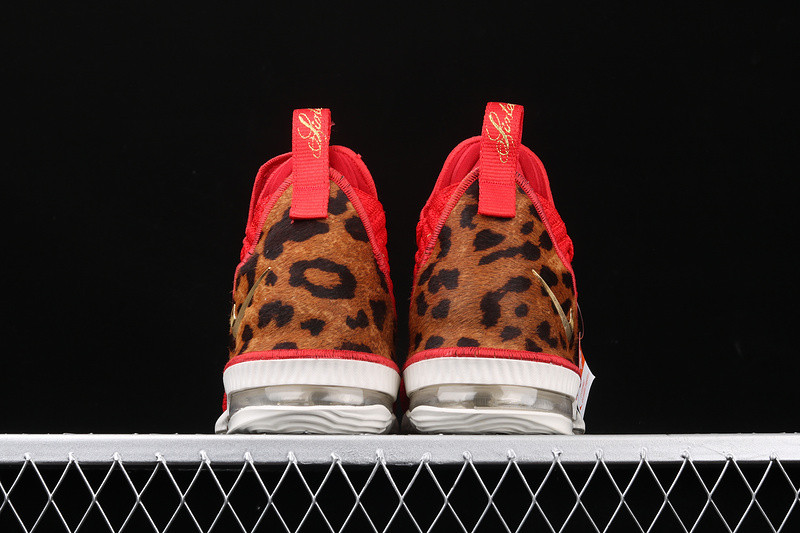 Air lbj 16 top