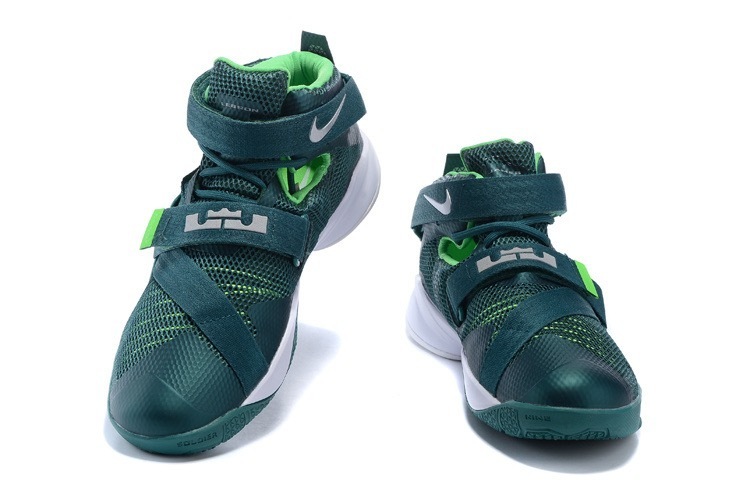 You prefer a shoe that would not burden your feet with its weight