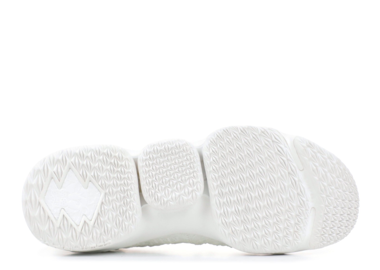 Lebron hotsell 15 sole