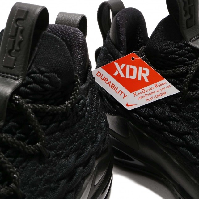 Lebron 15 low triple black clearance