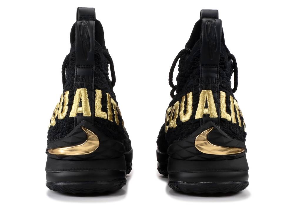 Zoom Lebron XV 15 GaleriahitShops 007 Nike T shirt a Manches Longues Pacerning Crew Nike Lebron Xv Equality Pe Black Gold 897648