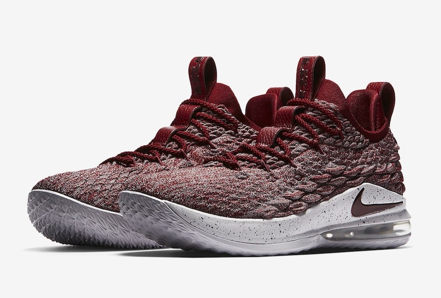 Lebron 15 low boys sales